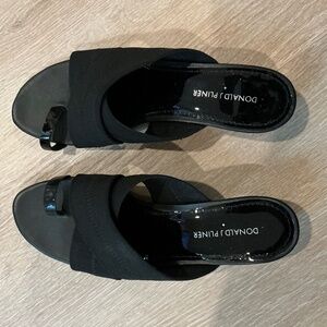 Donald J Pliner “Mara” Patent/Stretch Mesh Slide Size 10